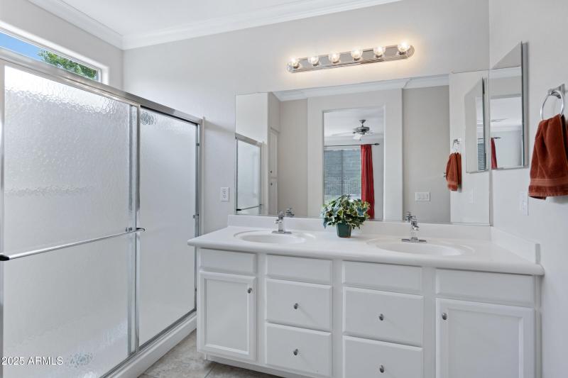 4237 E Blue Spruce Ln-30