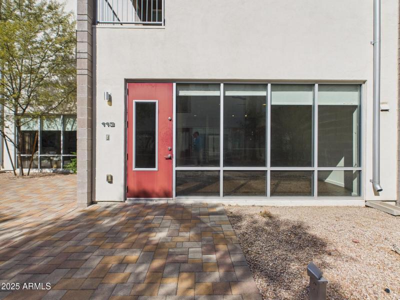 CAM02404G0-PR0141-STILL011