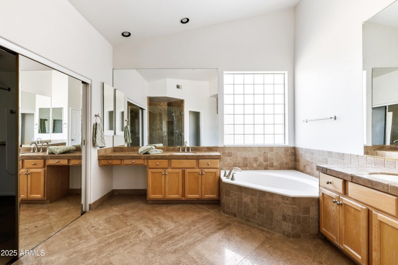 Primary_Bathroom_Photo_1