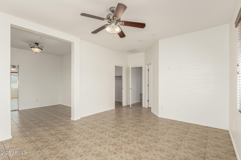 21 - South View 7048