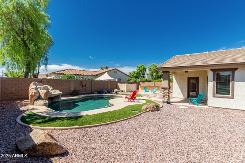 37 - South View 7048