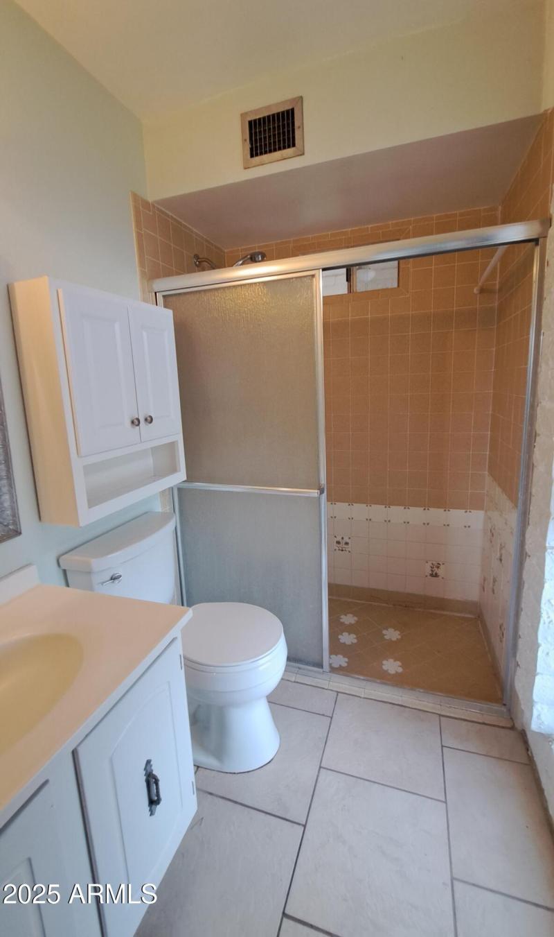 Bathroom in second bedroom