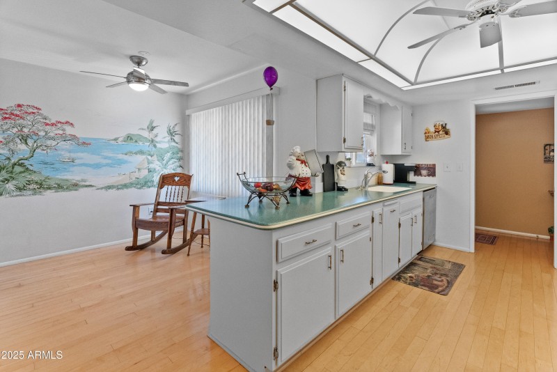 10229 W Bolivar Dr-17