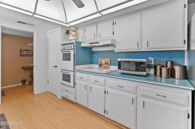 10229 W Bolivar Dr-18