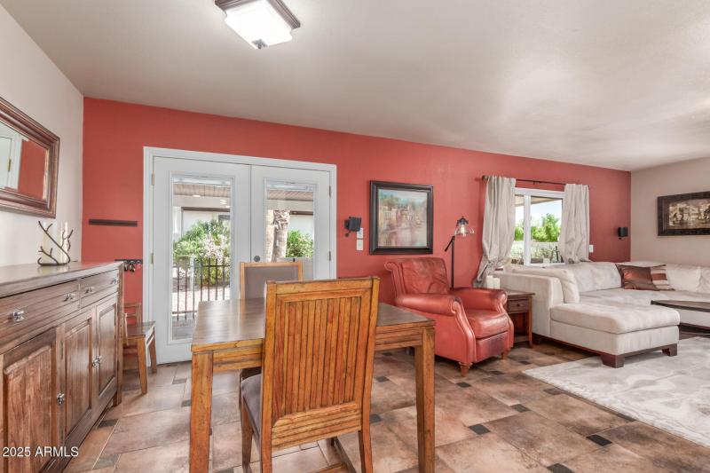 13 Dining/Living Room