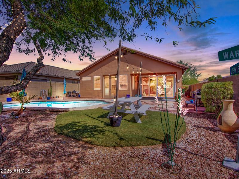 Twilight_Backyard-(5)