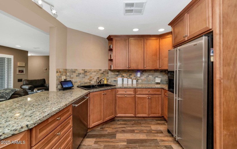 3009 N 43rd Pl-large-008-012-TOD7928-150