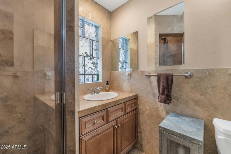 3009 N 43rd Pl-large-014-019-TOD7898-150