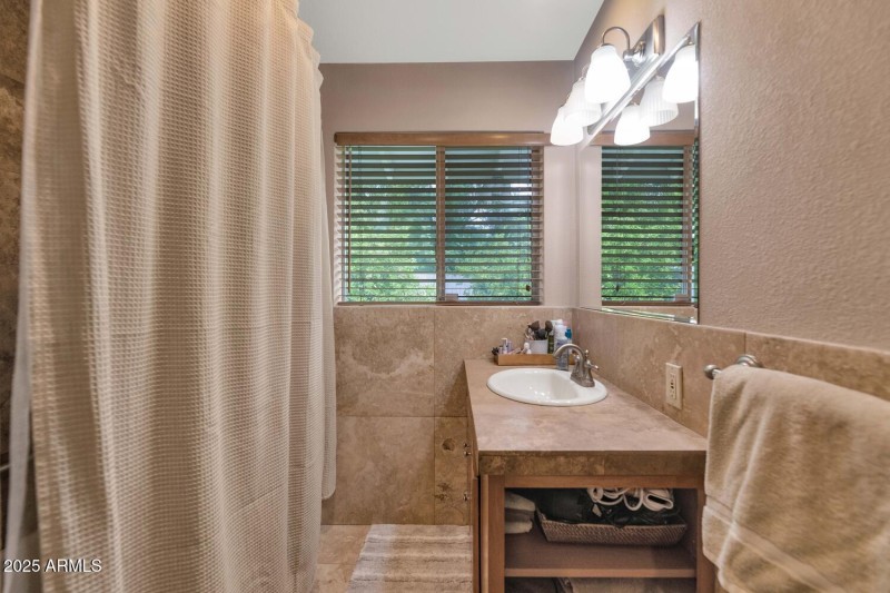 3009 N 43rd Pl-large-018-021-TOD7902-150