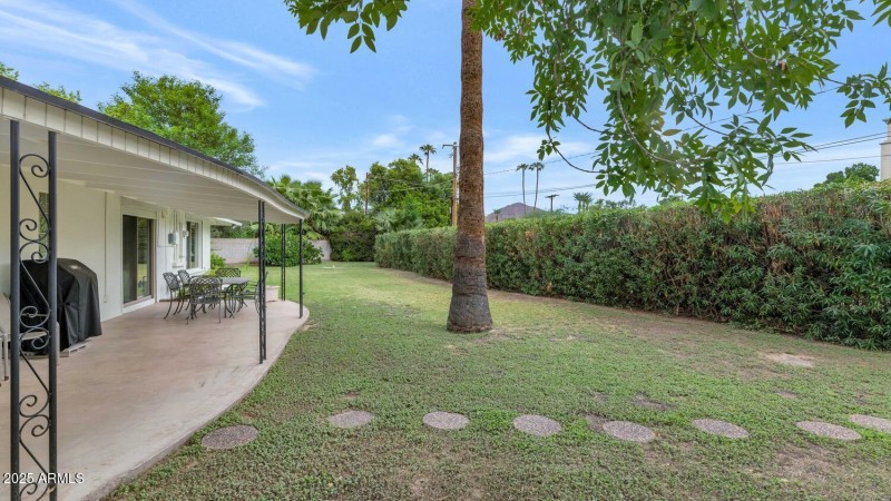 3009 N 43rd Pl-large-021-007-TOD7932-150