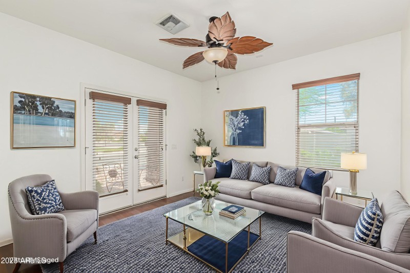 10-South-View-7048 - Living Room - Moder