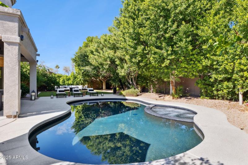 82-web-or-mls-6414-e-monte-cristo-ave