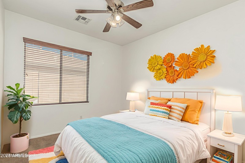 31-South-View-7048 - Kids Room - Standar