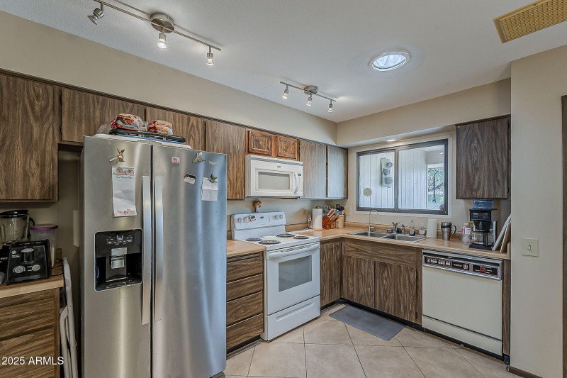 16-web-or-mls-Blue Bonnet-16