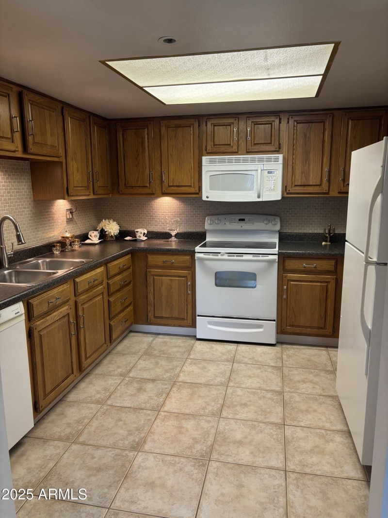 70A5CACA-81D0-42B5-8B31-2FDC2EA791D2