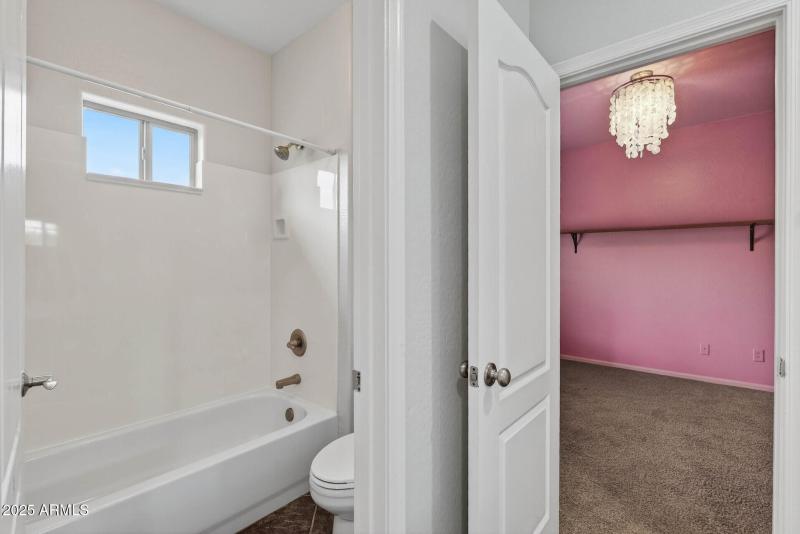 93_6858_W_Peak_View39_mls