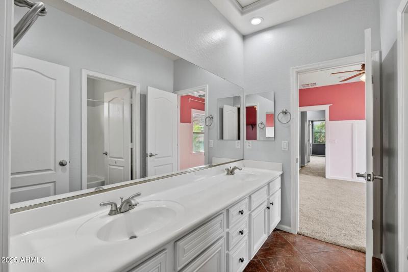 92_6858_W_Peak_View38_mls