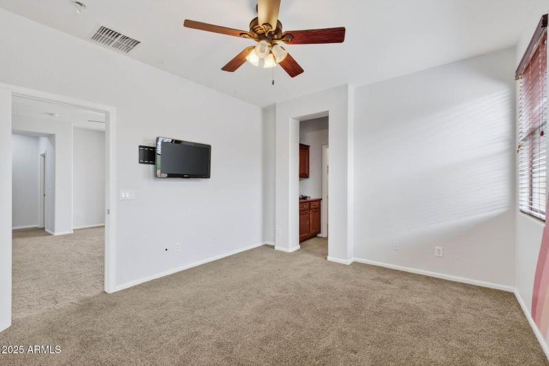 85_6858_W_Peak_View31_mls