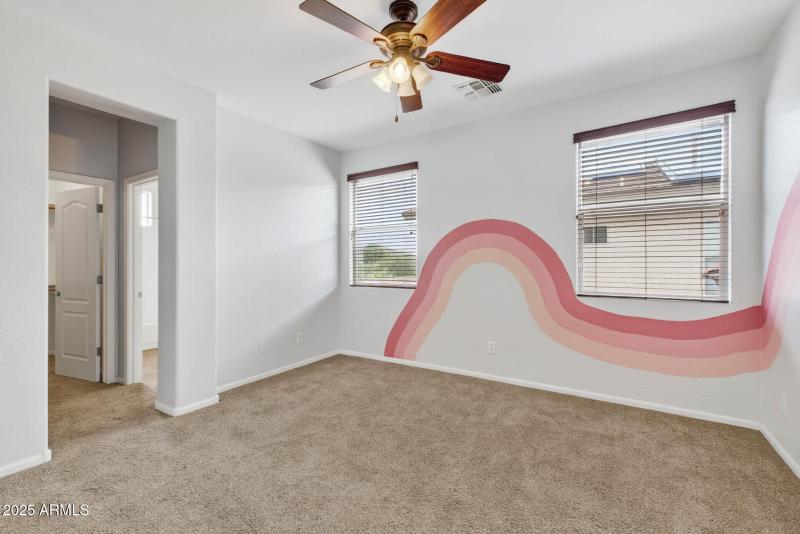 84_6858_W_Peak_View30_mls