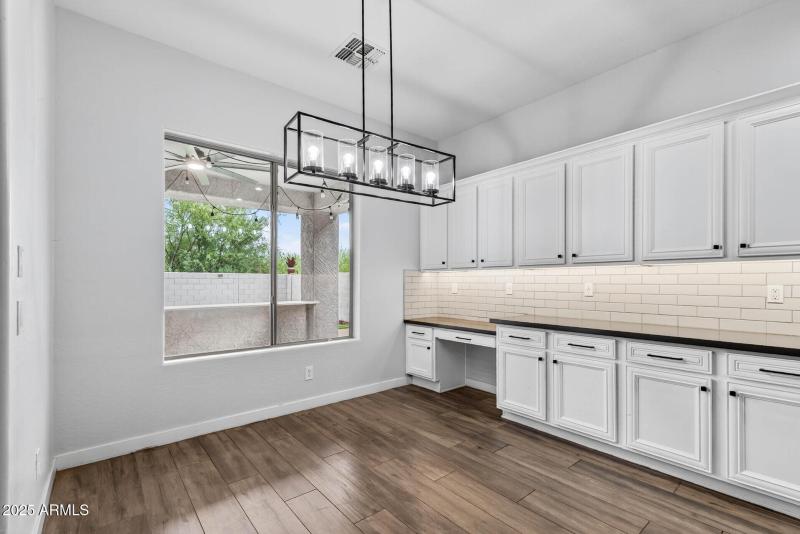 69_6858_W_Peak_View15_mls