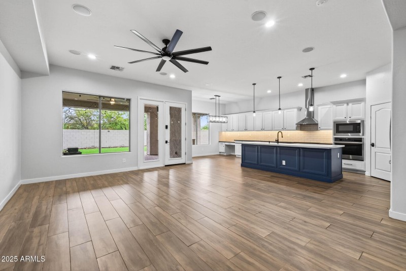 60_6858_W_Peak_View6_mls