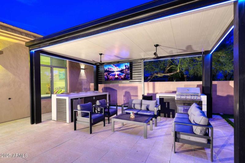 Pergola-BBQ Grill & Bar