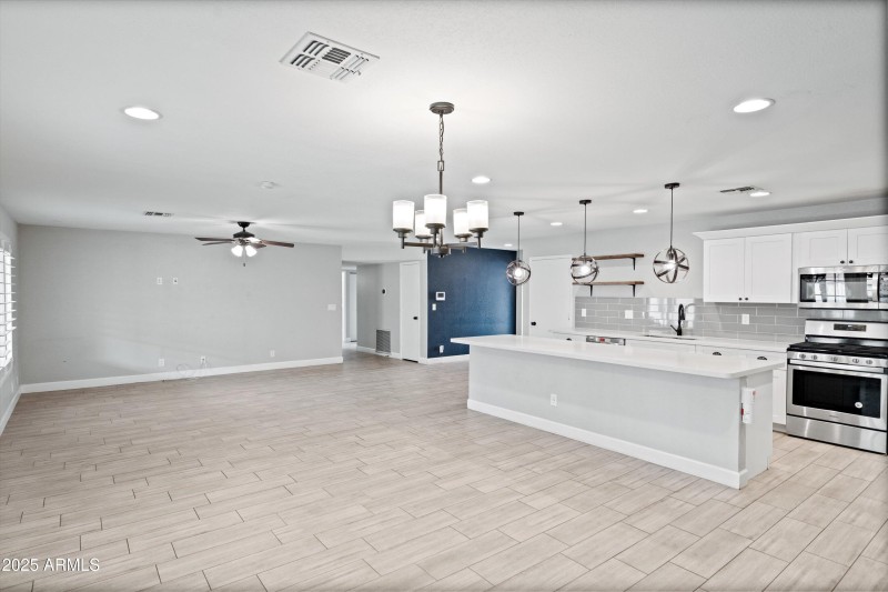 Dining to Family and Kitchen