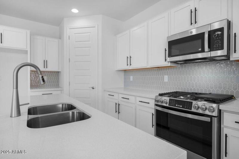 hj-az-phoenix-asante-vista-ellington-lot