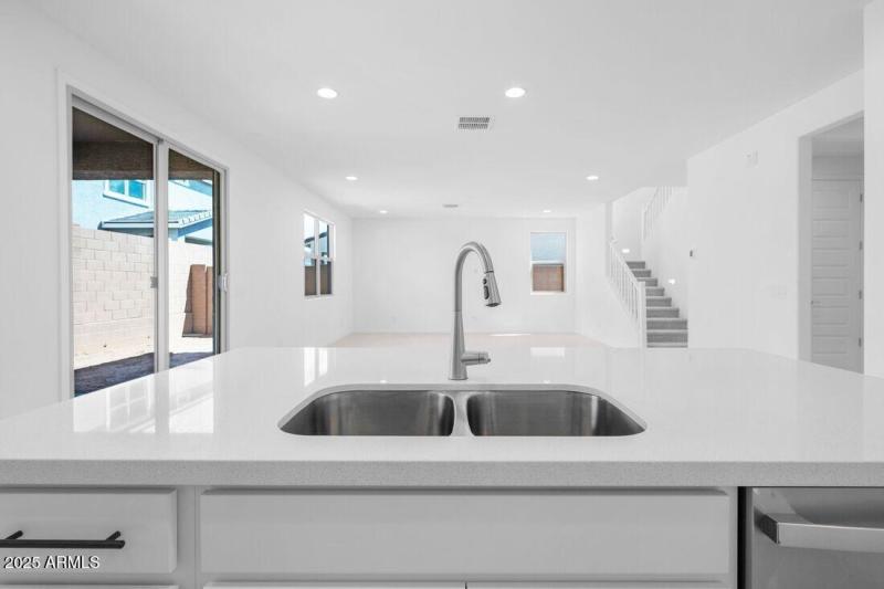 hj-az-phoenix-asante-vista-ellington-lot