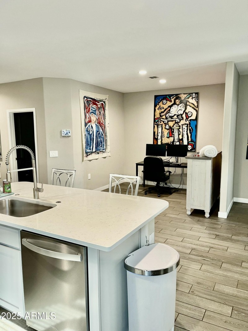 Kitchen & Dinning/Office Area