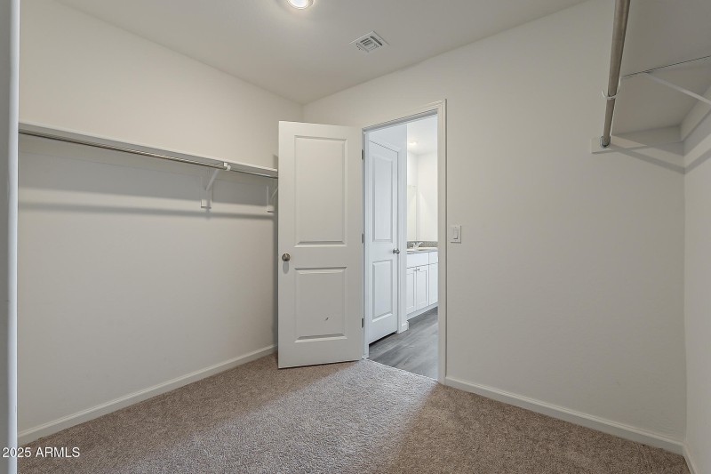 27-print-Carousel-27