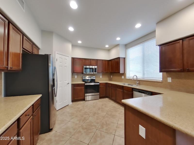 6_pc_MdkUbNuIWJ_sYf29139HX_layout_0