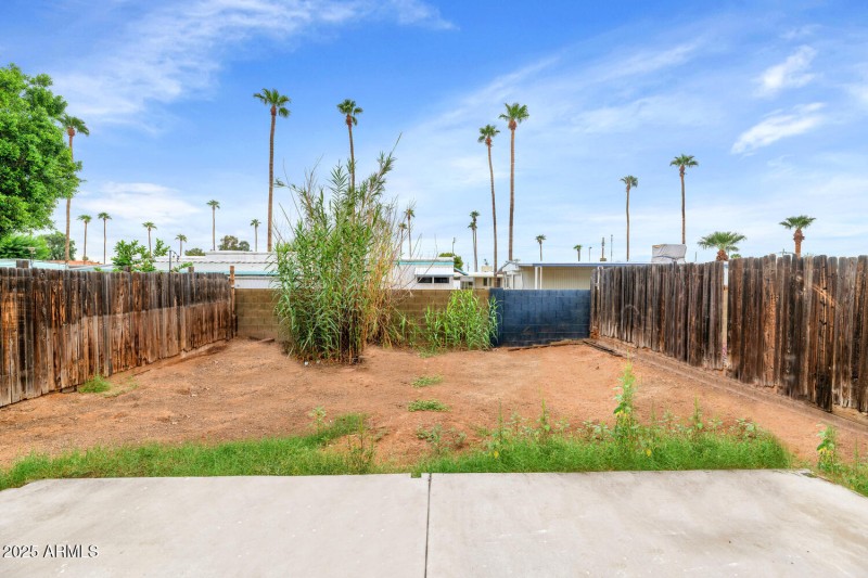 9821 E Birchwood Ave-large-026-014-TOD79