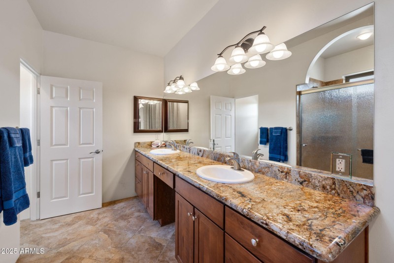 16-Primary Bathroom_1