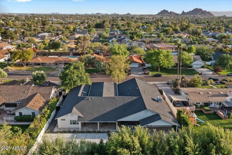 076-Aerial back of home