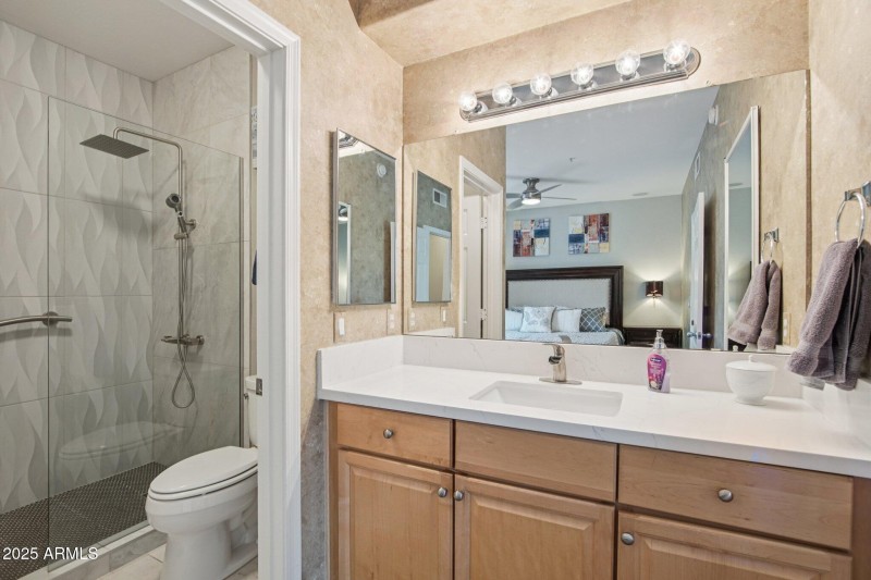 20-web-or-mls-N 76th St 1104-S1909-020