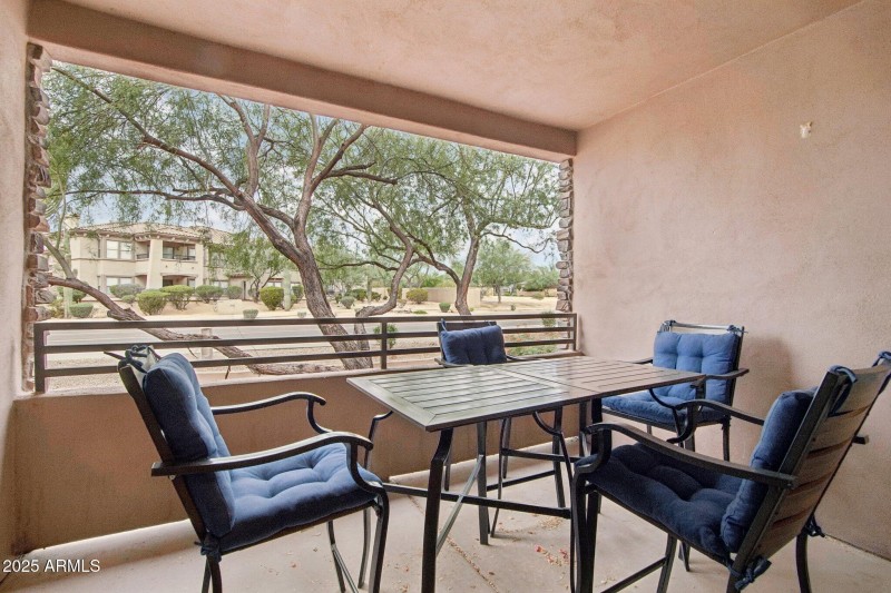 24-web-or-mls-N 76th St 1104-S1909-024