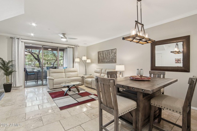 9-web-or-mls-N 76th St 1104-S1909-009