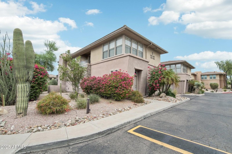 2-web-or-mls-N 76th St 1104-S1909-002