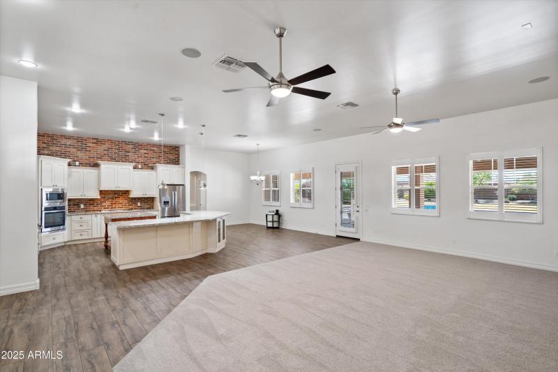 06-Family Room to Kitchen