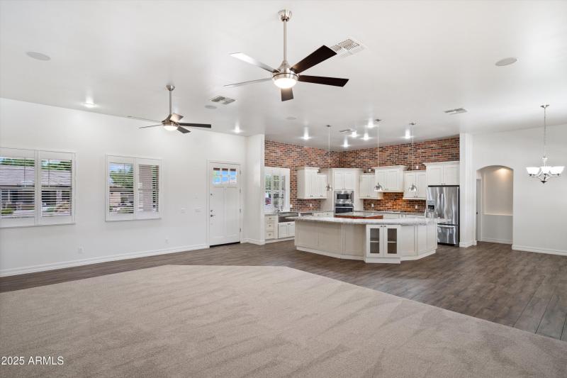 07-Family Room to Kitchen