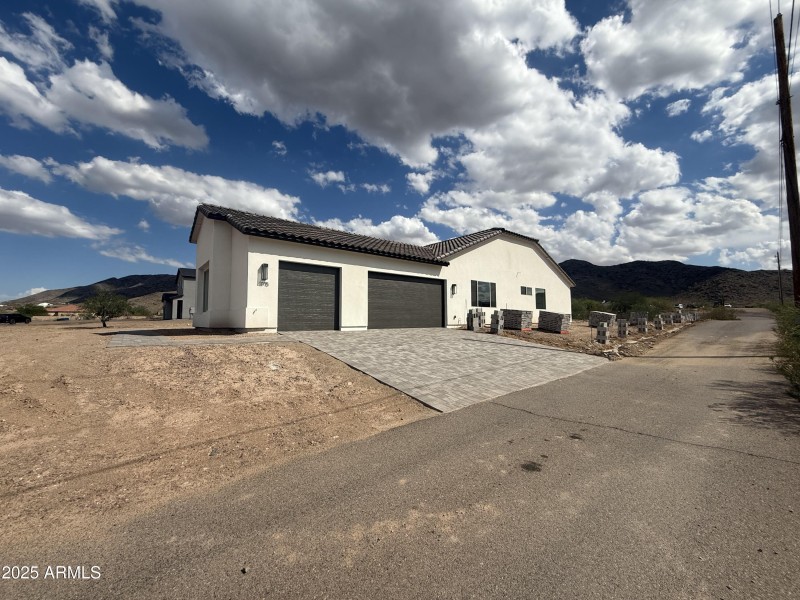 updated_3_car_garage_block_wall_included