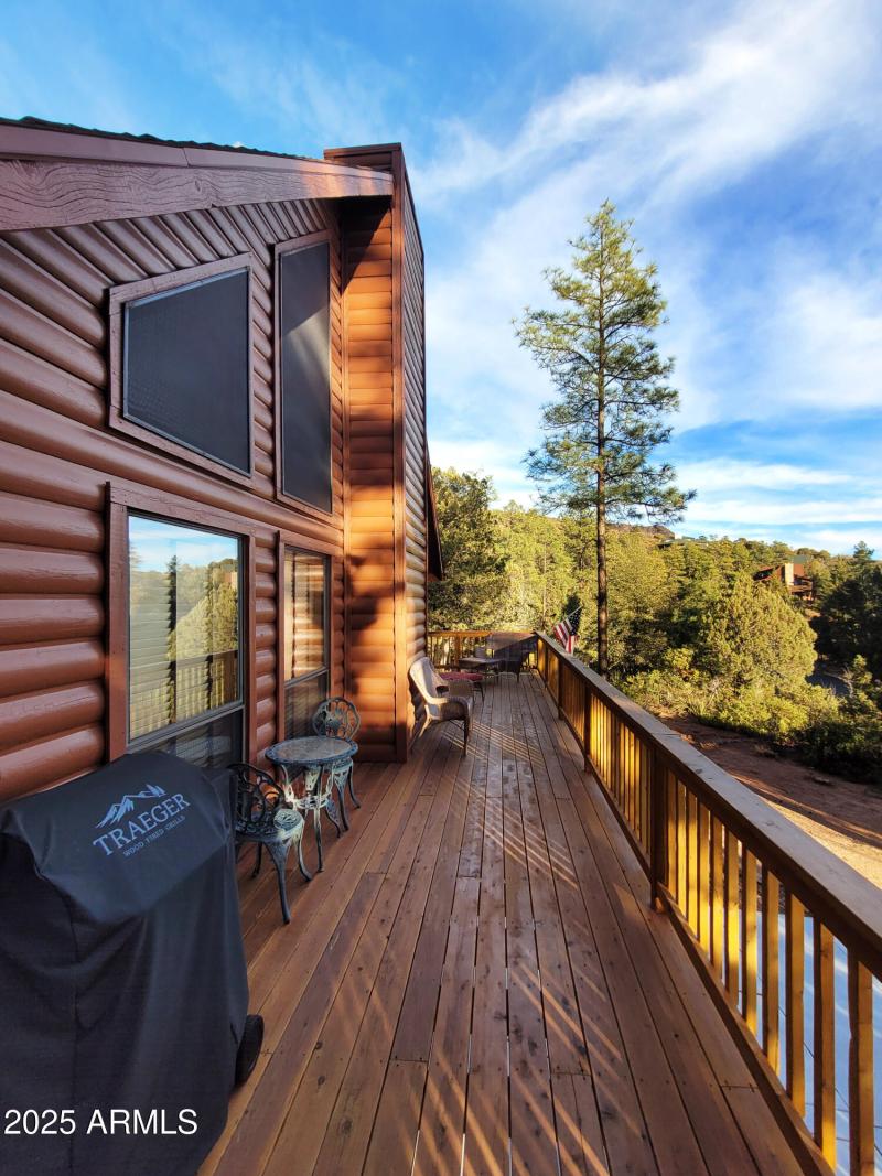 Front Deck to Smoke/BBQ