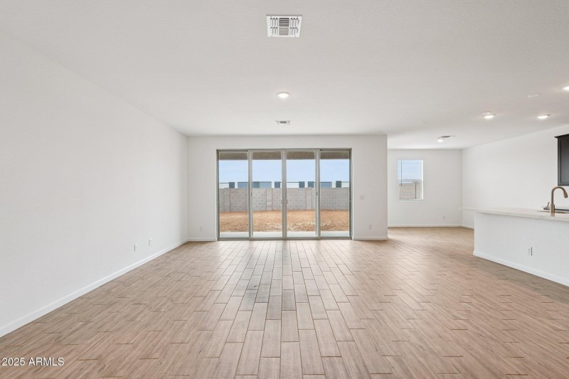 9-web-or-mls-W Brown St-S1909-009