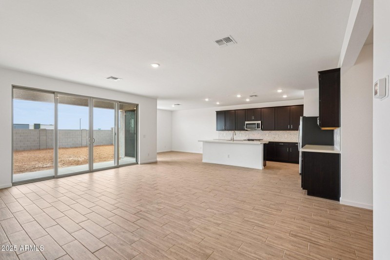 10-web-or-mls-W Brown St-S1909-010