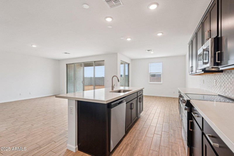 13-web-or-mls-W Brown St-S1909-013