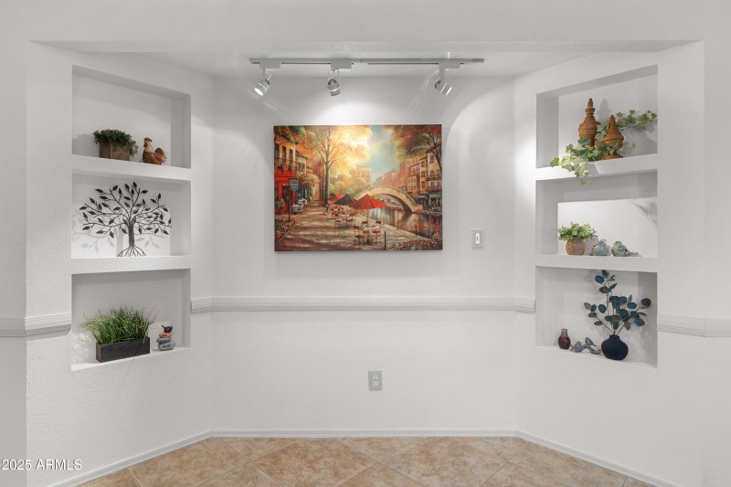 Interior - 4064 S Comanche Dr-8