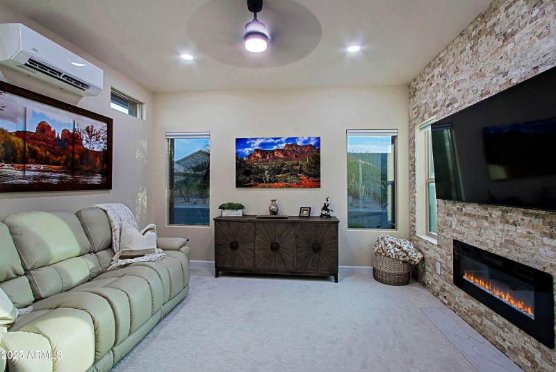 Executive Suite Living Room 2