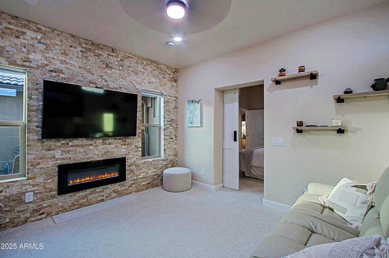 Executive Suite Living Room 3