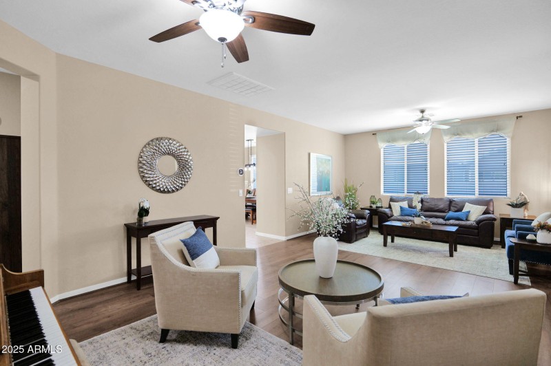 12-web-or-mls-P1303638